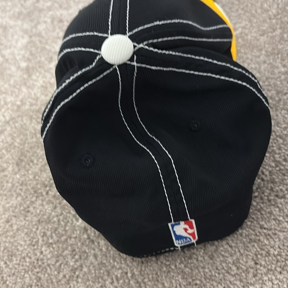 Los Angeles Lakers Black and Yellow Cap S/M - Picture 3 of 12